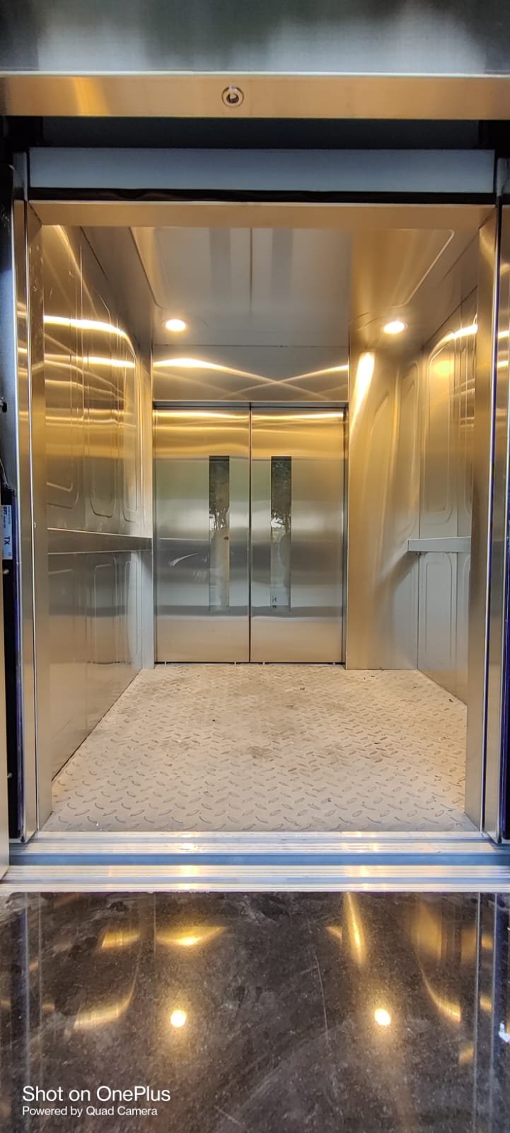Restaurant Service Vertical Dumbwaiter Station
